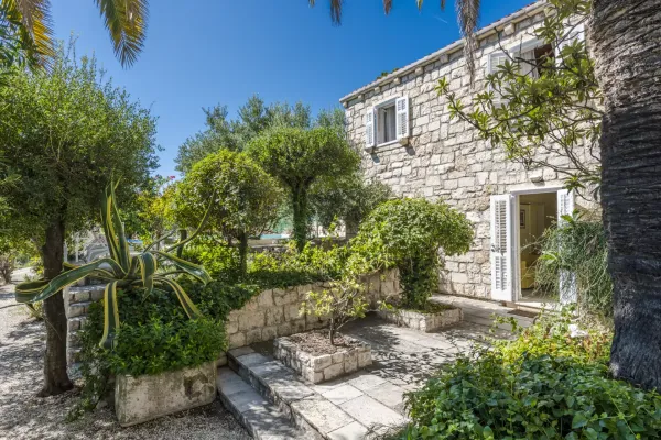 Villa Dvori exterior view 4